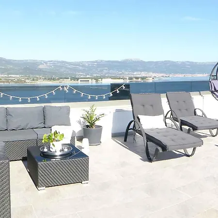 Moments By Sea Апартаменты *