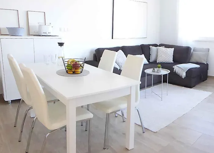 Moments By Sea Apartment *
